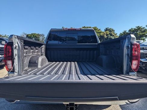 New 2026 GMC Sierra 1500 SLE w/ Preferred Package RWD image 13