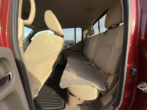 Used 2018 Nissan Frontier SV image 7