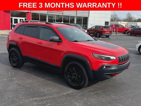 Used 2019 Jeep Cherokee Trailhawk AWD/4WD image 2