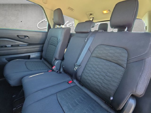 Used 2025 Nissan Pathfinder S FWD image 22