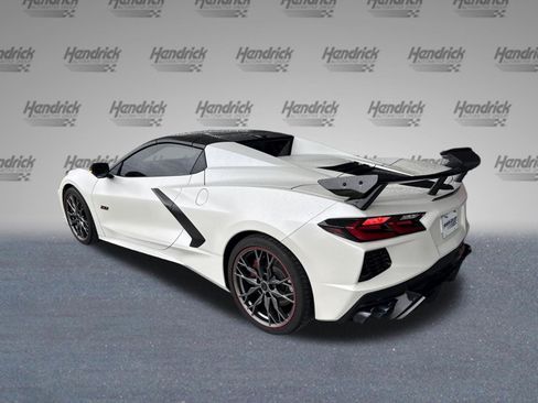 Used 2023 Chevrolet Corvette Stingray Premium Conv w/ Z51 Performance Package RWD image 7