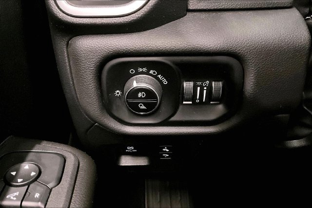 Used 2025 RAM 1500 Big Horn AWD/4WD image 38