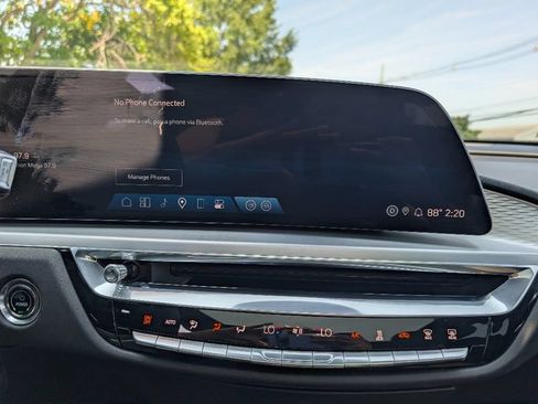 Used 2024 Cadillac Lyriq Luxury AWD/4WD image 29