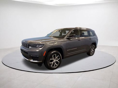 Certified 2025 Jeep Grand Cherokee L Limited w/ Trailer Tow Package AWD/4WD image 3