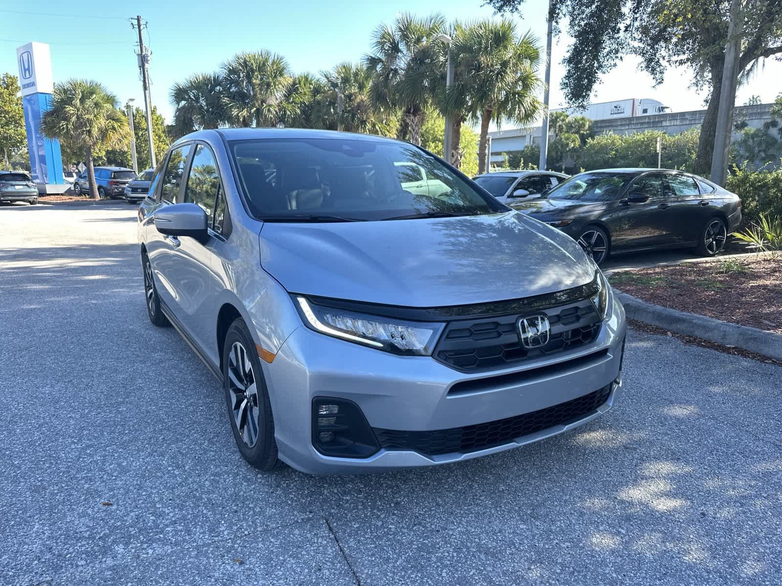 New 2027 Honda Odyssey EX-L image 8