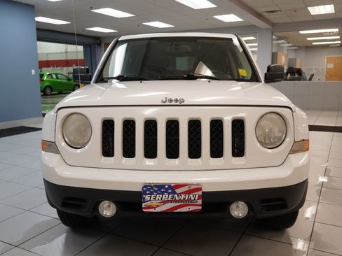 Used 2014 Jeep Patriot Latitude image 16
