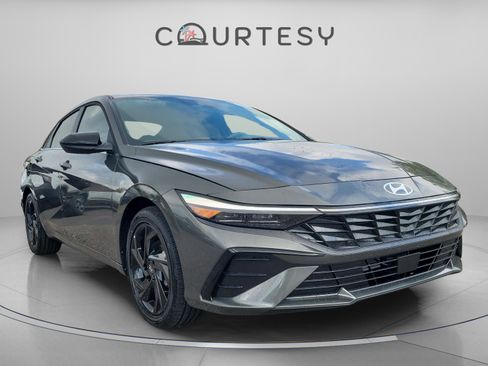 New 2026 Hyundai Elantra SEL Sport image 4