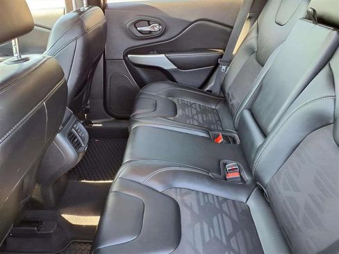 Used 2022 Jeep Cherokee Latitude image 10