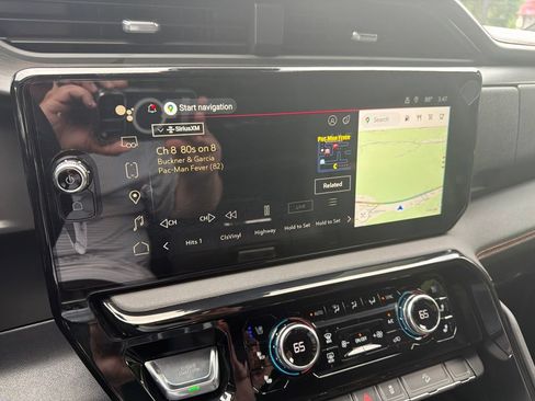New 2026 GMC Sierra 2500 AT4 w/ AT4 Premium Plus Package AWD/4WD image 18
