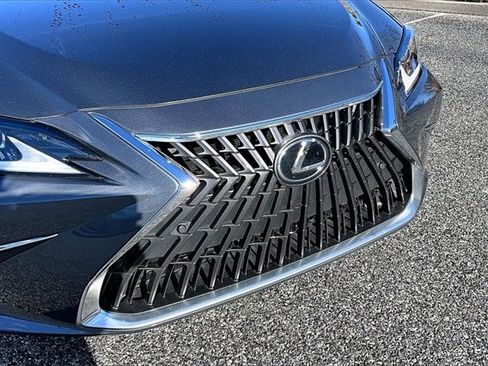 Used 2024 Lexus ES 300h w/ Premium Package image 36