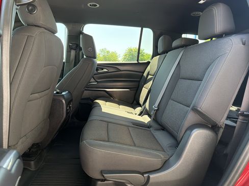 Used 2024 Chevrolet Traverse LT w/ Midnight/Sport Edition AWD/4WD image 30