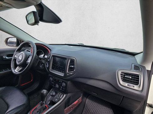 Used 2019 Jeep Compass Trailhawk AWD/4WD image 16