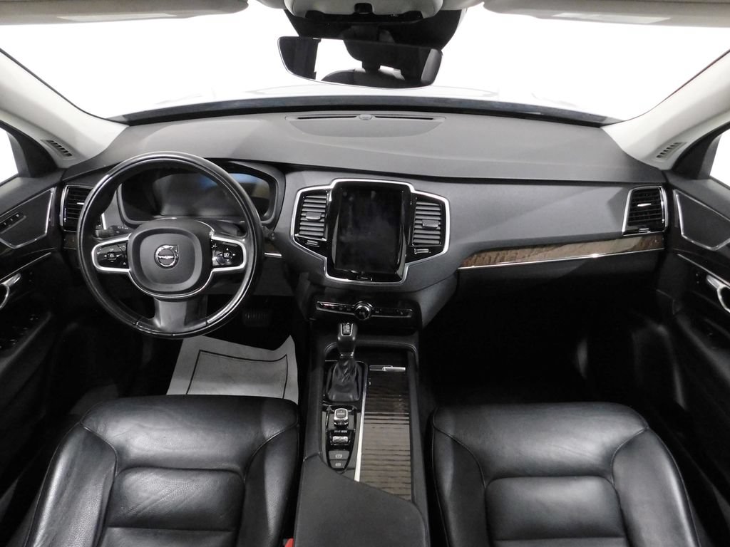 Used 2017 Volvo XC90 T6 Momentum w/ Vision Package AWD/4WD image 30