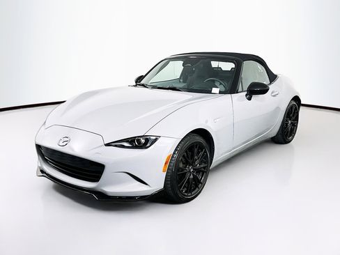 Used 2025 MAZDA MX-5 Miata Club RWD image 3