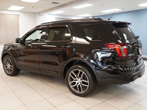 Used 2018 Ford Explorer Sport w/ Equipment Group 401A AWD/4WD image 8