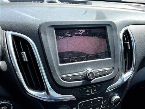 Used 2022 Chevrolet Equinox LT FWD image 23