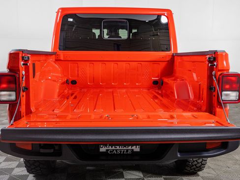 New 2025 Jeep Gladiator Sport image 37