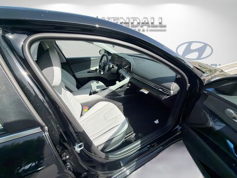 New 2026 Hyundai Elantra Limited FWD image 20