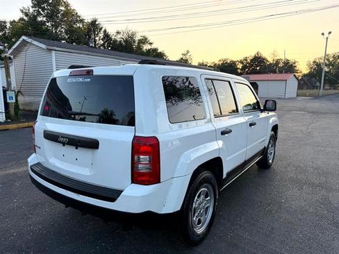 Used 2014 Jeep Patriot Sport image 3