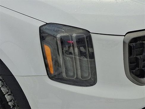Used 2023 Kia Telluride EX X-Line image 9