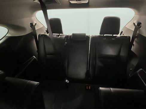Used 2024 Toyota Highlander XLE image 31