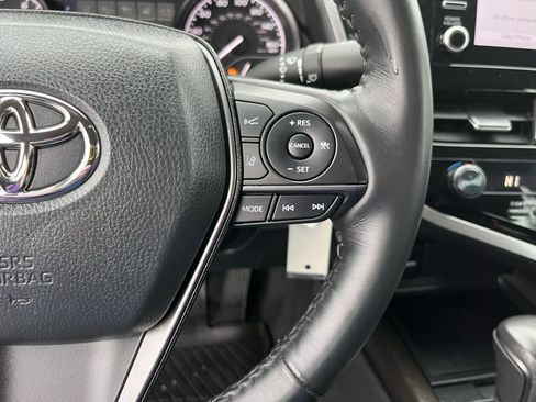 Used 2024 Toyota Camry SE image 19