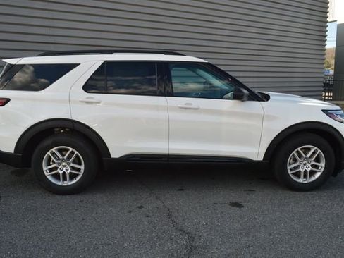 New 2026 Ford Explorer Active image 2
