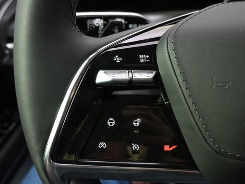 New 2026 Cadillac Vistiq Platinum AWD/4WD image 33