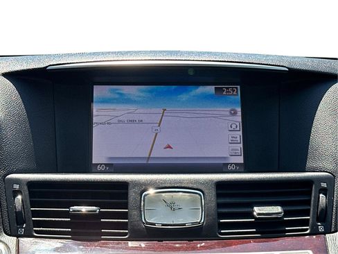 Used 2015 INFINITI Q70 3.7 RWD image 6