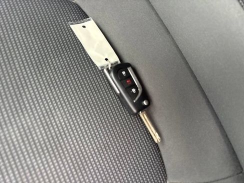 Used 2022 Toyota RAV4 LE FWD image 28