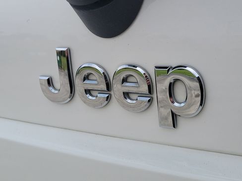 Used 2005 Jeep Grand Cherokee Limited image 7