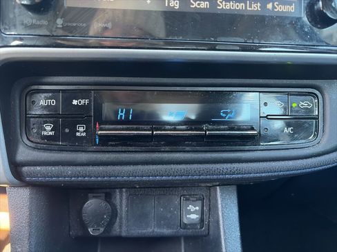 Used 2019 Toyota Corolla SE image 20