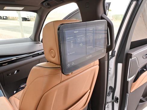 Used 2021 Cadillac Escalade ESV Sport w/ Driver Assist Tech Package AWD/4WD image 30