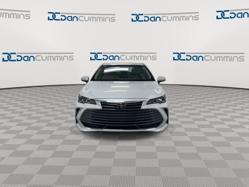Used 2020 Toyota Avalon XLE w/ Carpet Mat Package image 3