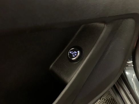 Used 2019 Chevrolet Traverse LT image 30