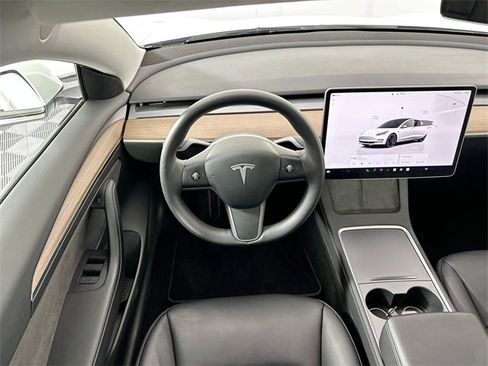 Used 2023 Tesla Model 3 Performance image 11