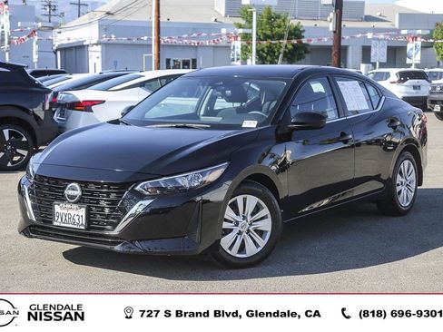 Certified 2025 Nissan Sentra S FWD image 1