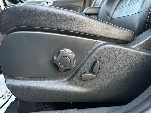 Used 2020 Ford EcoSport Titanium image 14