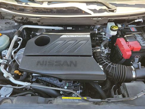Used 2024 Nissan Rogue SV image 5