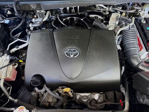 Used 2020 Toyota Highlander XLE AWD/4WD image 33