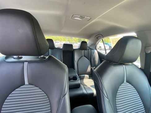 Used 2022 Toyota Camry SE FWD image 28