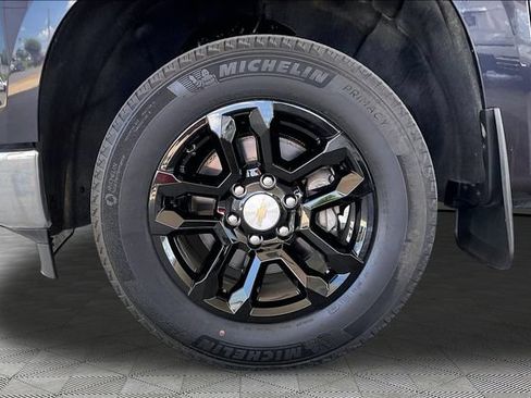 Used 2023 Chevrolet Silverado 1500 LT AWD/4WD image 21