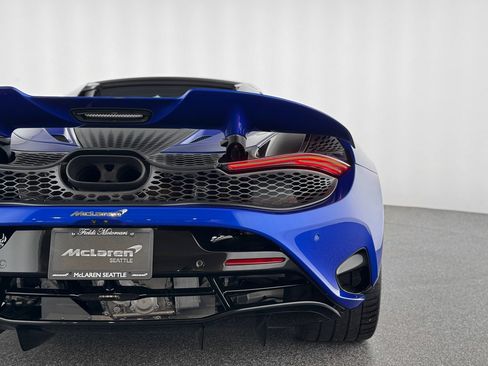Used 2024 McLaren 750S Spider RWD image 37
