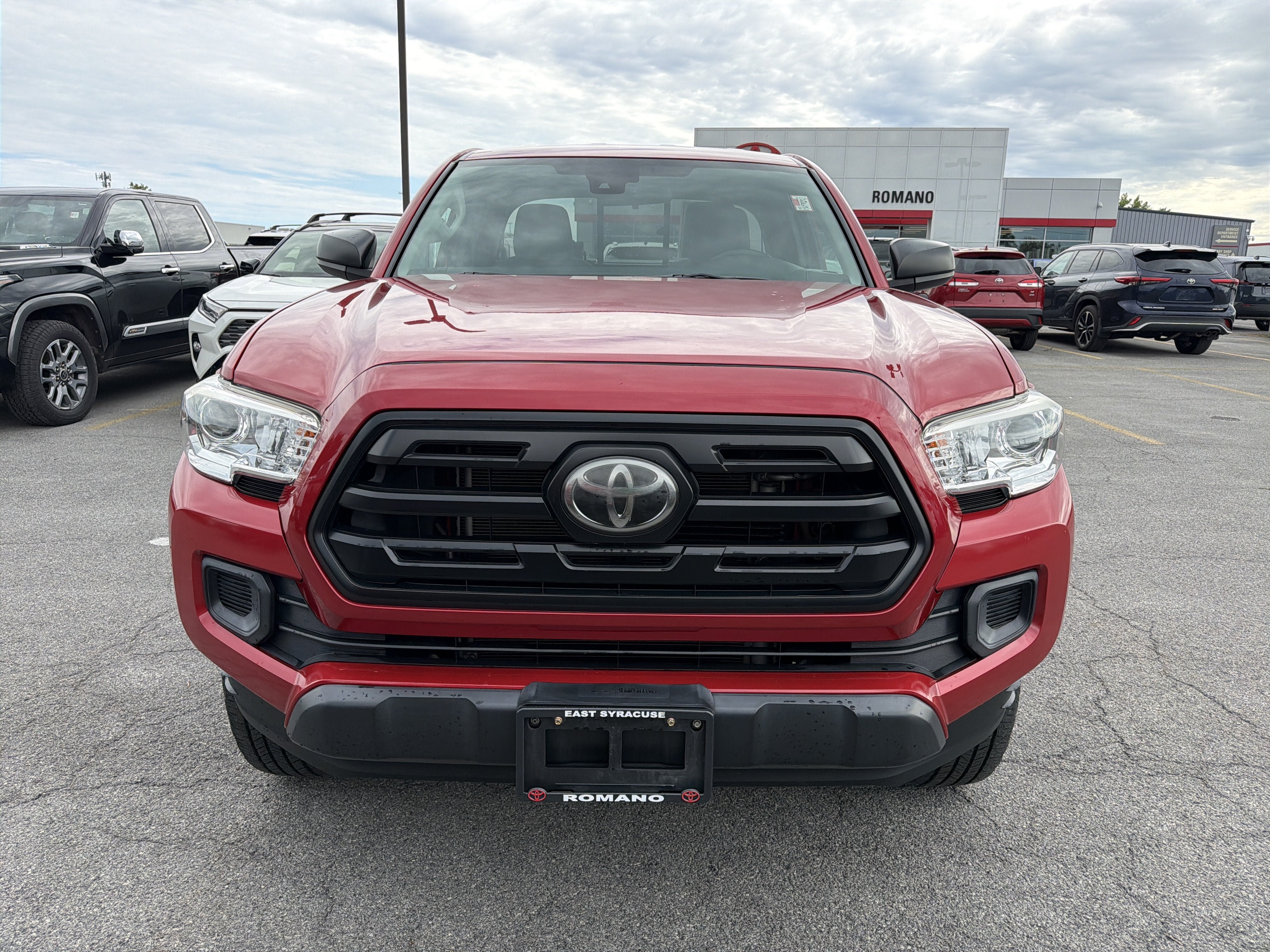 Certified 2019 Toyota Tacoma SR w/ SX Package AWD/4WD image 3