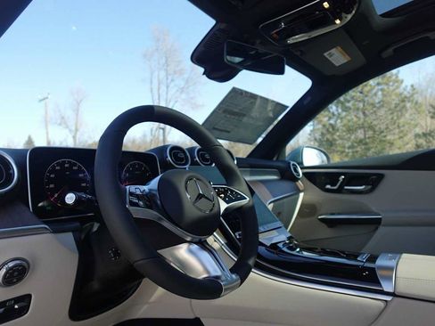 Used 2026 Mercedes-Benz GLC 300 4MATIC image 33