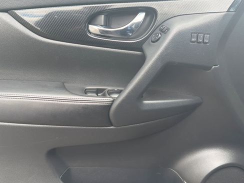 Used 2018 Nissan Rogue SL AWD/4WD image 12