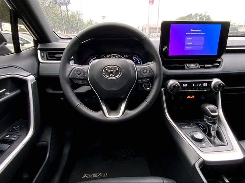 Used 2025 Toyota RAV4 XSE AWD/4WD image 6