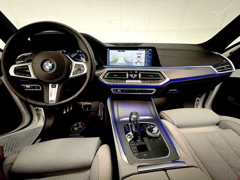 Used 2023 BMW X5 xDrive40i w/ M Sport Package AWD/4WD image 15