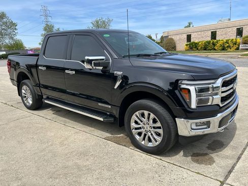 Used 2024 Ford F150 Lariat w/ FX4 Off-Road Package image 9