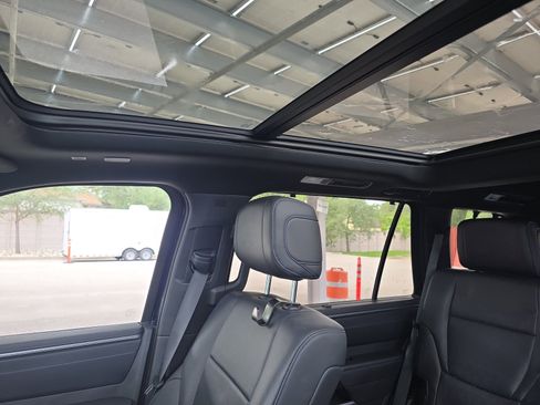 Used 2025 Toyota Sequoia Platinum w/ Tow Technology Package AWD/4WD image 17